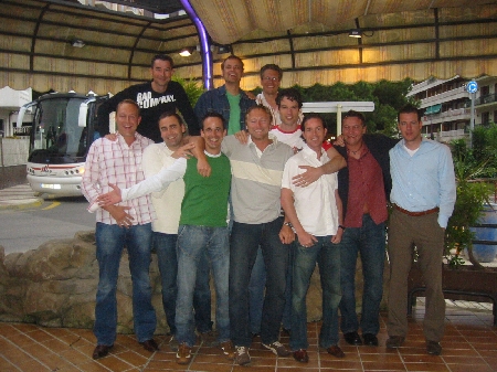 Die elf Sixpacks - einer fehlt