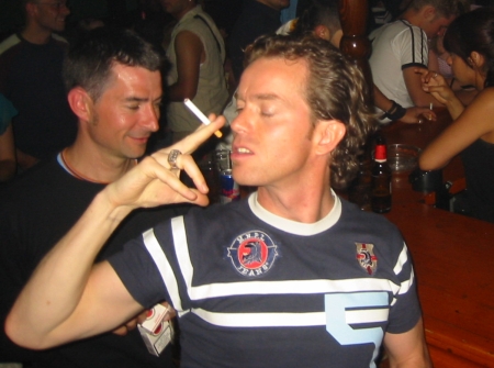 Mr. Patrick Kiffer - Dosen ungeöffnet zurück